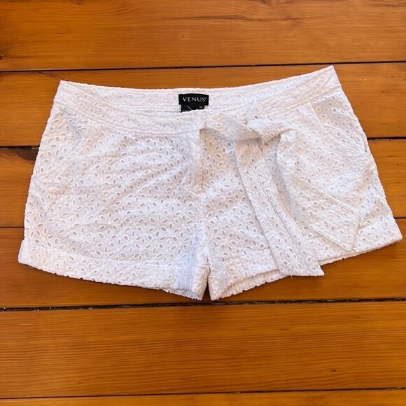 *COQUETTE-GIRL* Venus Sz 14 EUC White Eyelet Waist Tie Trouser Shorts - Picture 1 of 7